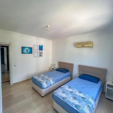 Apartment Village *